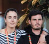 L'occasion de savoir qu'il s'agit de Pierre Arfi, un coach de tennis indépendant basé à Cannes
 
Exclusif - Alizé Cornet et son nouveau compagnon en tribune lors des Internationaux de France de tennis de Roland Garros 2023 à Paris le 30 mars 2023. © Jacovides-Moreau/Bestimage