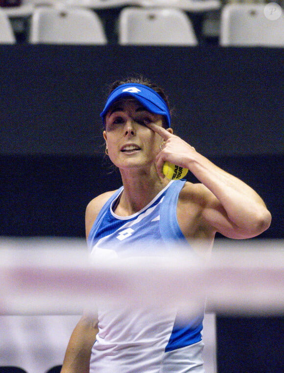 La joueuse de tennis Alizé Cornet (FRA) lors de l'Open 6ème sens Immobilier Métropole de Lyon 2023, au Palais des Sports de Gerland, à Lyon, France, le 30 janvier 2023. © Sandrine Thesillat/Panoramic/Bestimage