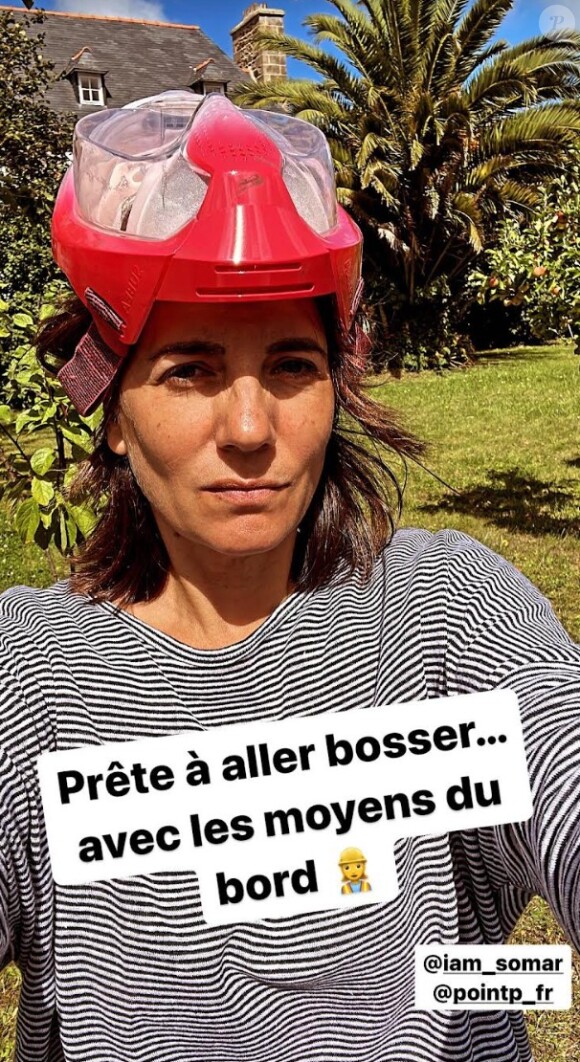 Sans oublier de porter un masque pour se protéger les yeux. Mac Gyver n'a qu'à bien se tenir à en croire son post. "Tuto by Marc Thiercelin", a t-elle légendé. Sur une autre photographie, Estelle Denis pose le visage découvert avec... son masque de plongée en guise de protection.