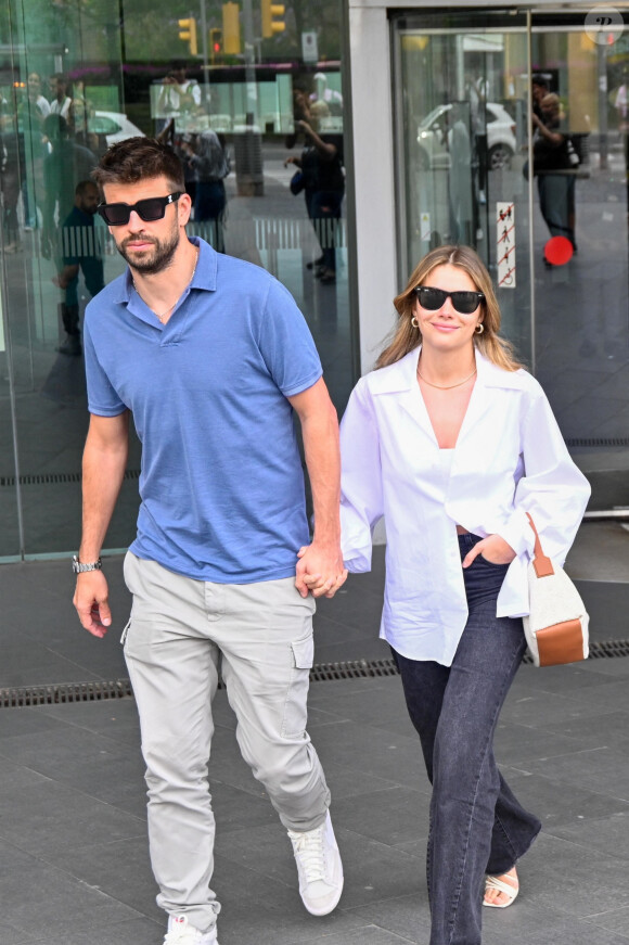 Gerard Piqué et sa compagne Clara Chía à la sortie du tribunal de Miami pour leur procès contre le paparazzi Jordi Martín. Miami, le 7 juin 2023.