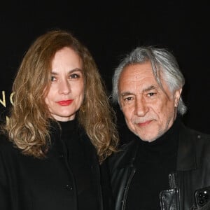 "L'avantage, c'est que la butte culmine à plus de 200 mètres d'altitude."
Exclusif - Richard Berry et sa femme Pascale Louange - Photocall pour la conférence spectacle "An evening with Al Pacino" à la salle Pleyel à Paris le 25 avril 2023. © Coadic Guirec / Bestimage