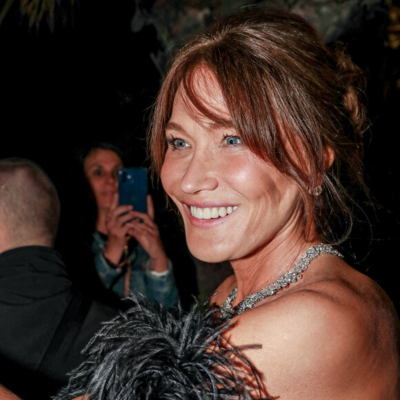 Développée par Céline Roy, une Lyonnaise, elle permet notamment d'avoir un ventre ultra-gainé
Carla Bruni arrive à la cérémonie du remise du Trophée Chopard au Carlton Beach à Cannes, lors du 76ème Festival International du Film de Cannes, le 19 mai 2023. 