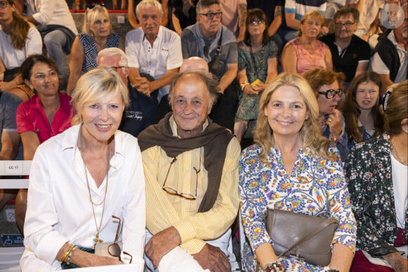 Exclusif - Chantal Ladesou avec son mari Michel Ansault, Sylvie Siri (Maire de St Tropez) - Christelle Chollet présente son spectacle "Reconditionnée" au théâtre de Verdure pour la clôture du festival de Ramatuelle le 11 août 2023. © Cyril Bruneau / Bestimage