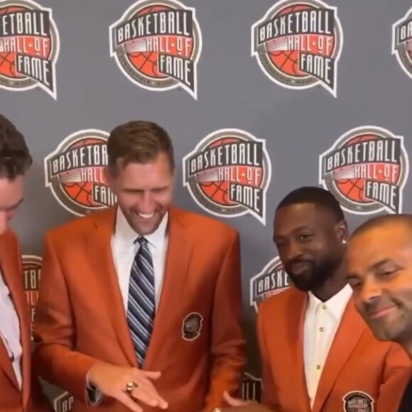 Tony Parker et les auters récipendiaires du Naismith Memorial Basketball Hall of Fame. ©Instagram