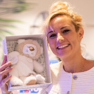 Elodie Gossuin (Miss France 2001) au stand UNICEF du centre commercial Westfield Les 4 Temps du quartier d'affaires de la Défense à Puteaux, France, le 9 décembre 2022. © Baptiste Autissier/Panoramic/Bestimage