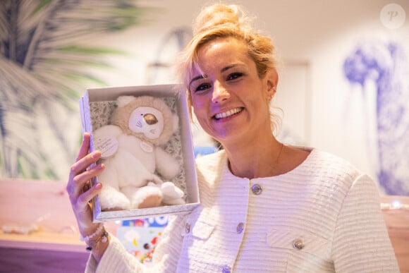 Elodie Gossuin (Miss France 2001) au stand UNICEF du centre commercial Westfield Les 4 Temps du quartier d'affaires de la Défense à Puteaux, France, le 9 décembre 2022. © Baptiste Autissier/Panoramic/Bestimage