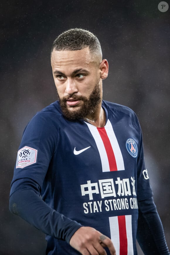 D'après les informations sorties dans la presse, Neymar bénéficierait d'un salaire de 100 millions d'euros par saison

Neymar lors du match de championnat de Ligue 1 Conforama opposant le Paris Saint-Germain (PSG) aux Girondins de Bordeaux au Parc des Princes à Paris, France, le 23 février 2020. Le PSG a gagné 4-3. © Cyril Moreau/Bestimage