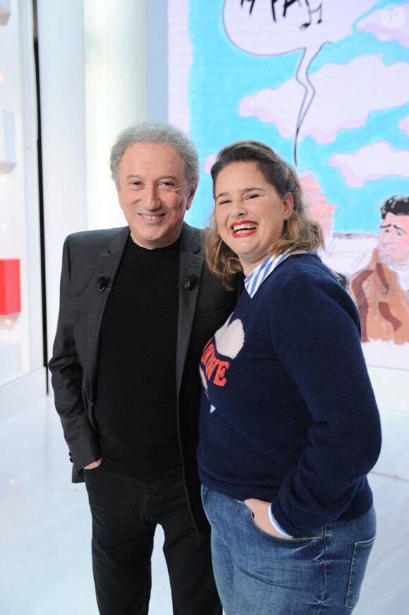 Exclusif - Michel Drucker et Elodie Poux - Enregistrement de l'émission "Vivement Dimanche" au Studio Gabriel à Paris et diffusée le 27 novembre sur France 3. Le 16 novembre 2022 © Guillaume Gaffiot / Bestimage 