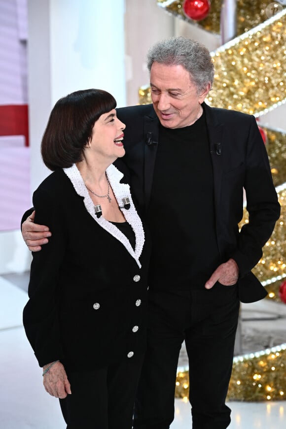Exclusif - Mireille Mathieu et Michel Drucker - Enregistrement de l'émission Vivement dimanche au studio Gabriel à Paris le 25 novembre 2022. L'émission sera diffusée sur France 3 le 4 décembre 2022. 