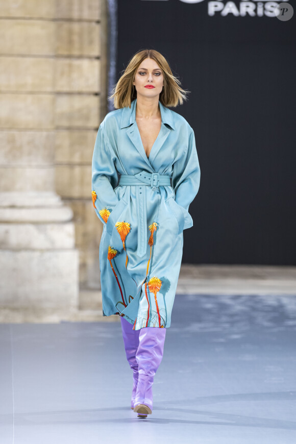 Caroline Receveur - Défilé L'Oréal Paris 2019 à la Monnaie de Paris le 28 Septembre 2019 pendant la fashion week. © Olivier Borde / Bestimage