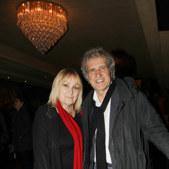 Exclusif - Gerard Leclerc et son épouse Julie - People dans les backstage du concert de A.Chamfort "Dandy Symphonique" au Grand Rex à Paris. Le 23 mars 2022 © Denis Guignebourg / Bestimage 