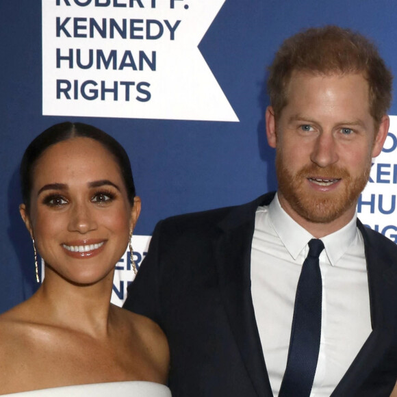 Le prince Harry et sa femme Meghan seraient au bord de la rupture.
Le prince Harry et Meghan Markle lors du photocall de la soirée caritative Robert F. Kennedy Human Rights à New York. 