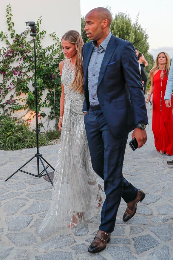 En couple depuis 2008 avec Andrea Rajacic, ils ont eu trois enfants ensemble
 
Thierry Henry et sa compagne Andrea Rajacic - Soirée pré-mariage du joueur du footballeur Cesc Fabregas et Daniella Semaan à Ibiza en Espagne le 24 juillet 2018.