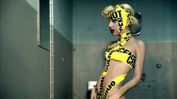 Image extraite du clip Telephone de Lady Gaga et Beyoncé, à découvrir le 8 mars 2010 !