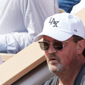 Matthew Perry fête ses 54 ans aujourd'hui. L'acteur de Friends est revenu sur sa consommation de drogues et d'alcool qui l'ont emmené au fond du trou.
Matthew Perry en tribunes lors des Internationaux de France de tennis de Roland Garros 2023, à Paris, France.