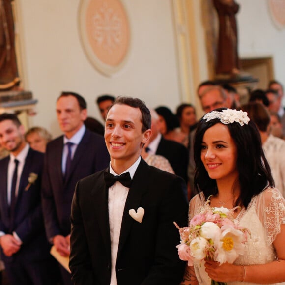 Depuis, c'est l'amour fou !
Exclusif - Prix spécial - Mariage religieux en l'église de Villanova d' Alizée et Grégoire Lyonnet - Villanova le 18 juin 2016 © Olivier Huitel - Olivier Sanchez / Bestimage - Crystal 