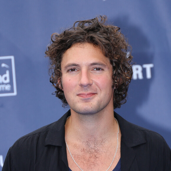 Vincent Lacoste (Le temps d'aimer) sur le tapis bleu de la 16ème édition du festival du film francophone de Angoulême le 23 août 2023. © Coadic Guirec / Bestimage 