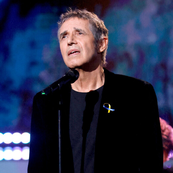 "Gérard a découvert ma vraie (Evelyne Merlot) mère lors de mon premier Olympia en 1970".
Julien Clerc - Emission spéciale "Unis pour l'Ukraine" à la Maison de la Radio et de la Musique, diffusée en direct sur France 2 et présentée par Nagui et Leïla.Kaddour à Paris © Cyril Moreau / Jack Tribeca / Bestimage 