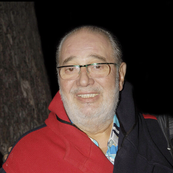 Le chanteur Carlos - arrivée des stars à l'émission "Vivement dimanche" au Pavillon Gabriel à Paris. ©Jaegle Stéphane / Bestimage