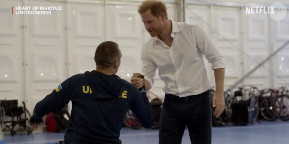 Avant de rejoindre les sportifs qui comptent beaucoup pour lui.
Prince Harry - Documentaire Netflix Heart of Invictus 