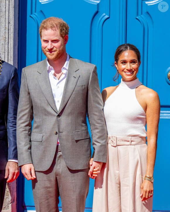 Le prince Harry, duc de Sussex et Meghan Markle, duchesse de Sussex, arrivent à l'hôtel de ville pour l'événement Invictus Games Dusseldorf 2023 One Year to Go, à Düsseldorf, Allemagne, le 6 septembre 2022. 