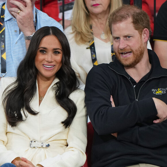 Meghan Markle a confirmé sa présence aux Invictus Games dans quelques jours.
Le prince Harry et Meghan Markle assistent à la finale d'athlétisme, au deuxième jour des Invictus Games à La Haye.