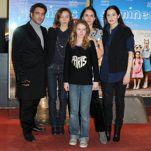 Eleonore Faucher était princilement connue pour son premier film, baptisé Brodeuses
Jean-Pierre Martins, Sylvie Testud, Eleonore Faucher, Amira Casar et Zoe Duthion à la Première du film Gamines en 2009.
Mireille Ampilhac/ABACAPRESS.COM