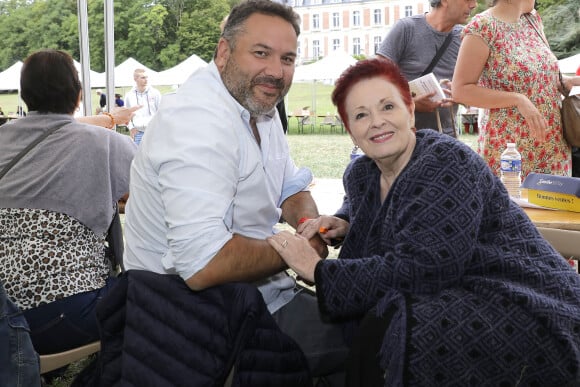 Ainsi que celles de Bruce Toussaint et Fabienne Thibeault.
Bruce Toussaint et Fabienne Thibeault - 5ème édition des écrivains chez Gonzague Saint Bris à Chanceaux-Près-Loches le 27 aout 2023. © Cédric Perrin/Bestimage