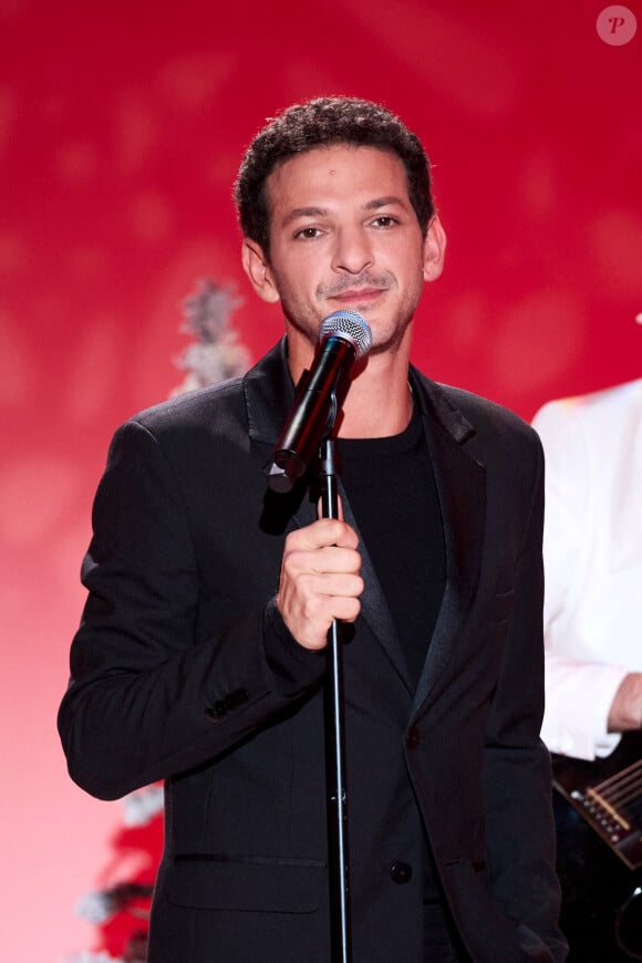 Exclusif - Vincent Dedienne lors de l'enregistrement d'un Grand show de Noël "Christmas Show" imaginé par B.Biolay avec une pléiade d'artistes prestigieux au Casino de Paris, France, le 29 septembre 2022, diffusé sur Canal+, le 21 décembre 2022.. © Cyril Moreau/Bestimage 