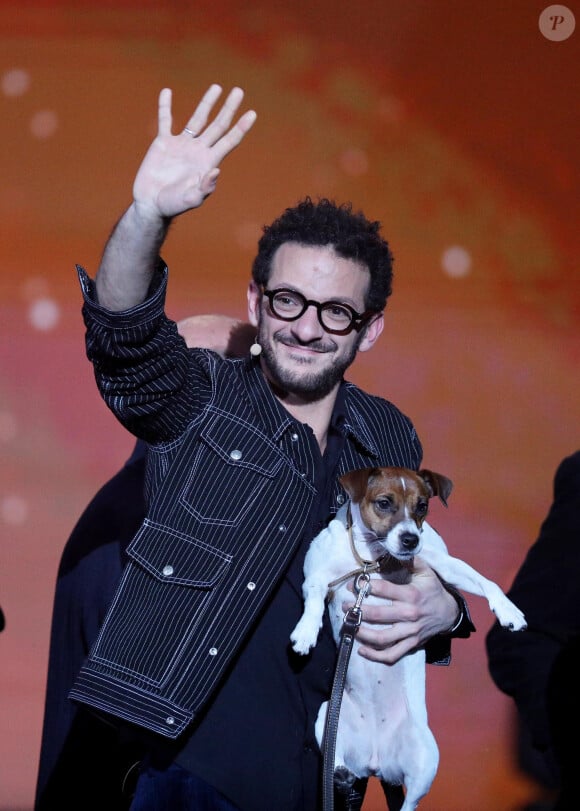 Exclusif -  No Tabloids - Vincent Dedienne et sa chienne - Surprises - Enregistrement de l'émission "La Chanson secrète 10" diffusée sur TF1 le 22 janvier 2022 © Jacovides-Moreau / Bestimage