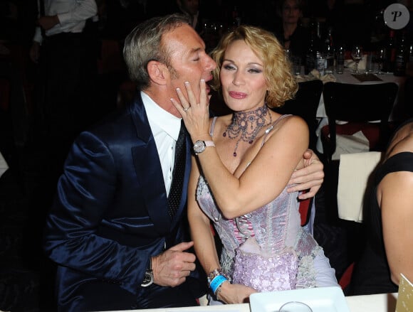 Tony Gomez et Marlène Mourreau - Soirée des trophées de la nuit au Lido. © Guillaume Gaffiot /Bestimage