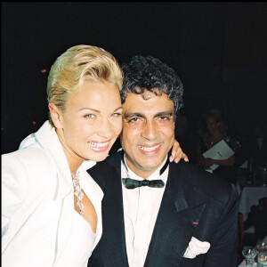 Archives - Marlène Mourreau et Enrico Macias - Soirée de gala au Lido pour le 20e anniversaire du conseil Pasteur Weizmann en 1995.