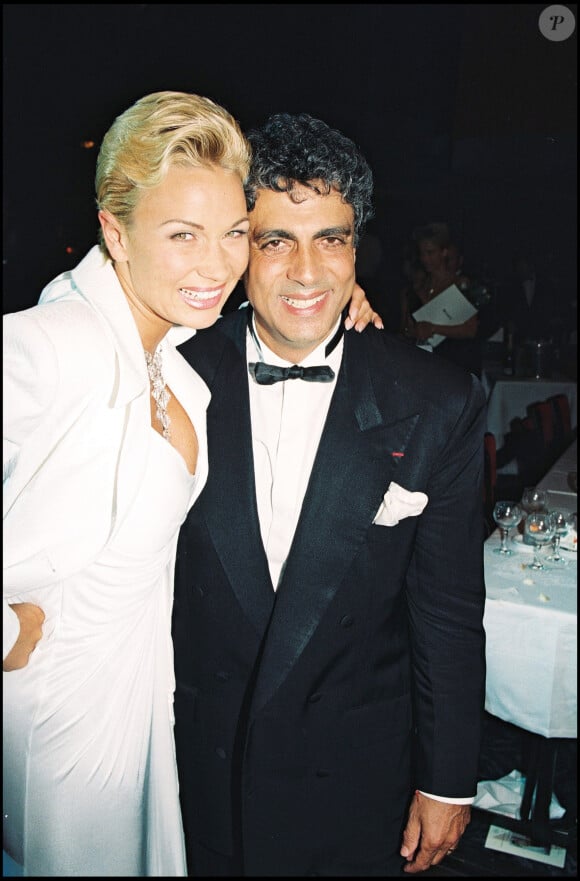 Archives - Marlène Mourreau et Enrico Macias - Soirée de gala au Lido pour le 20e anniversaire du conseil Pasteur Weizmann en 1995.