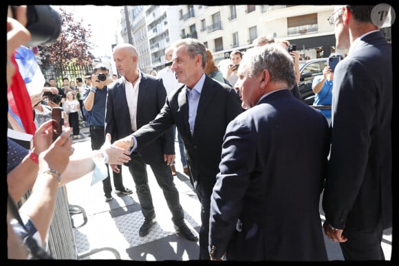 Nicolas Sarkozy - L'ancien président de la République N.Sarkozy dédicace son livre "Le temps des combats" à la librairie Lamartine à Paris le 4 septembre 2023. © Alain Guizard / Bestimage 