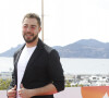 Mais seul son père, Mourad, et une autre source anonyme sont sortis du silence...
Marwan Berreni, Léa François au photocall de la série "Plus belle la vie" lors de la 5ème saison du festival International des Séries "Canneseries" à Cannes, France, le 2 avril 2022. © Denis Guignebourg/Bestimage