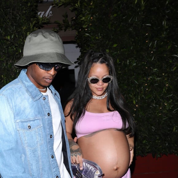 Rihanna enceinte de son deuxième enfant avec ASAP Rocky à Santa Monica le 28 juillet 2023