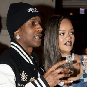 Le prénom du deuxième enfant de Rihanna et ASAP Rocky est désormais connu !
Rihanna (enceinte) avec son compagnon ASAP Rocky rentrent à leur hôtel après l'after-show du défilé de mode masculine prêt à porter printemps/été de la maison Louis Vuitton à Paris