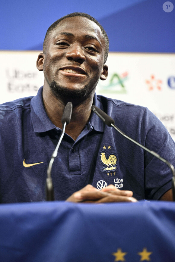 Ibrahima Konaté en conférence de presse pour l'équipe de France à Clairefontaine le 14 juin 2023.