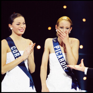 Elodie Gossuin, Miss Picardie est élue Miss France 2001 au Grimaldi Forum à Monaco.