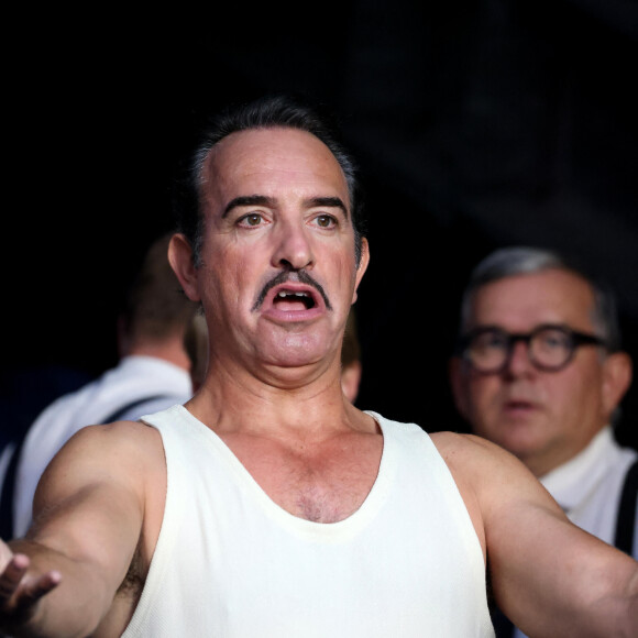 Jean Dujardin - Cérémonie d'ouverture de la Coupe du Monde de Rugby France 2023 avant le match de la Poule A entre la France et la Nouvelle-Zélande au Stade de France à Saint-Denis le 8 septembre 2023. © Dominique Jacovides/Bestimage 