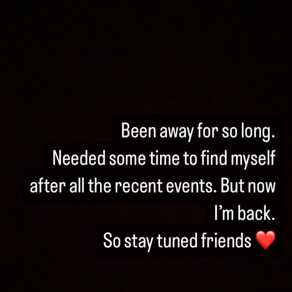 En story Instagram donc et ce après plusieurs mois sans rien poster, le jeune homme a annoncé son plaisir de revenir avec un projet qui s'annonce "croustillant" et "incroyable". 