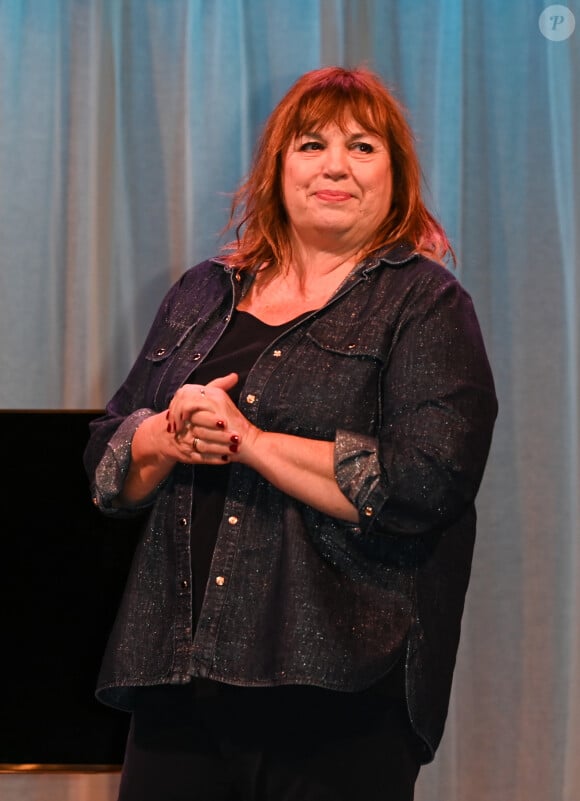 Exclusif - Michèle Bernier - 100ème de la pièce "Je préfère qu'on reste ensemble" au Théâtre des Variétés à Paris le 12 janvier 2023. © Coadic Guirec/Bestimage 