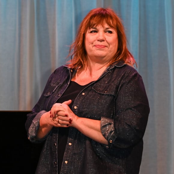 Exclusif - Michèle Bernier - 100ème de la pièce "Je préfère qu'on reste ensemble" au Théâtre des Variétés à Paris le 12 janvier 2023. © Coadic Guirec/Bestimage 