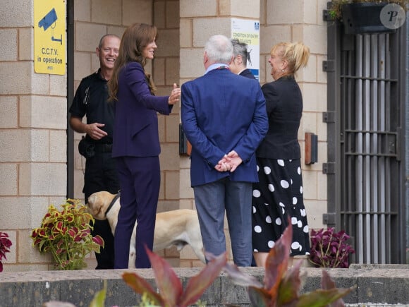 Catherine (Kate) Middleton, princesse de Galles, marraine du Forward Trust, visite la prison HMP High Down de Surrey, Royaume-Uni, le 12 septembre 2023, pour découvrir comment l'organisme caritatif aide les personnes impliquées dans le système de justice pénale à gérer et à se remettre de leur dépendance 