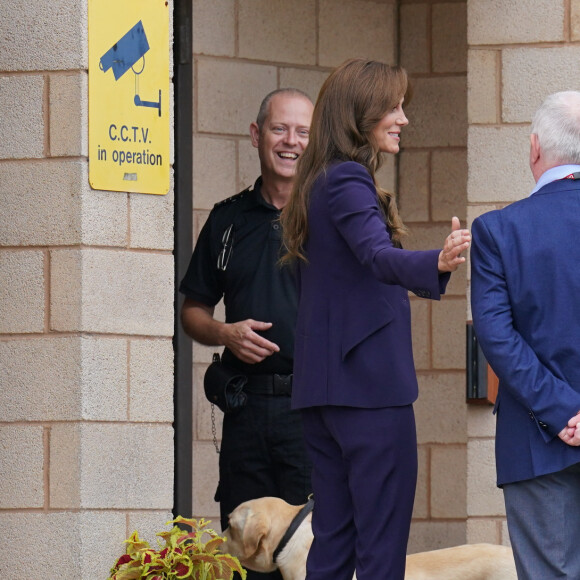 Catherine (Kate) Middleton, princesse de Galles, marraine du Forward Trust, visite la prison HMP High Down de Surrey, Royaume-Uni, le 12 septembre 2023, pour découvrir comment l'organisme caritatif aide les personnes impliquées dans le système de justice pénale à gérer et à se remettre de leur dépendance 