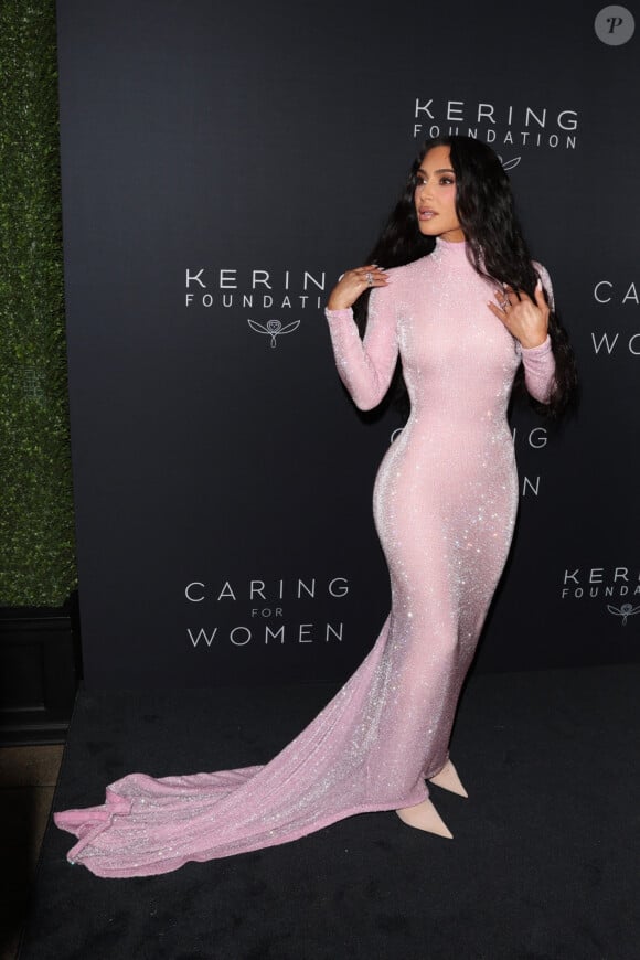 New York City, NY - Kim Kardashian pour le second dîner annuel de la fondation "Caring for Women", célébrant les 15 ans de l'organisation, le 12 septembre 2023.