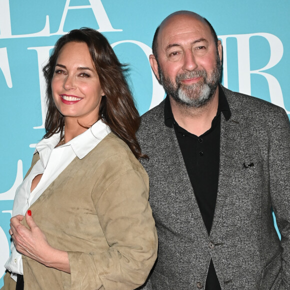 Kad Merad et sa femme Julia Vignali - Avant-première du film "La Vie pour de vrai" au cinéma Pathé Wepler à Paris le 18 avril 2023. © Coadic Guirec/Bestimage