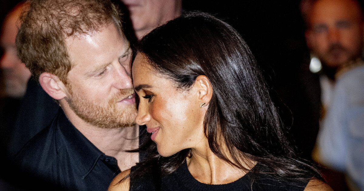 Harry Se Lâche Avec Meghan : Câlins Et Bières à Gogo... Le Prince ...