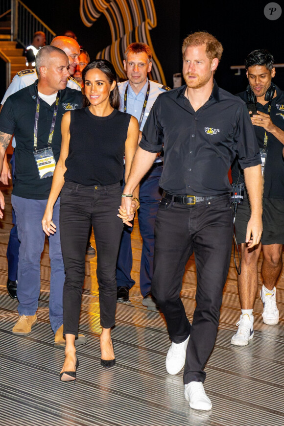 Le prince Harry, duc de Sussex, assiste à la compétition de tennis de table à la Merkur Spiel-Arena lors des Invictus Games à Düsseldorf, le 13 septembre 2023. 