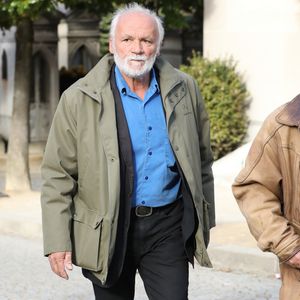 Il lui arrive de faire des apparitions remarquées lors de grands événements. Cette année, le journaliste était à l'affiche du festival "Aux quatre coins du mot" à La Charité-sur-Loire.
Jérôme Bonaldi - Obsèques du journaliste, animateur de télévision et animateur de radio français Philippe Gildas en la salle de la Coupole au crématorium du cimetière du Père-Lachaise à Paris, France, le 5 novembre 2018. 